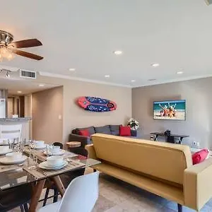 Awesome 3br 2bth 1 Block To C2 Holiday home